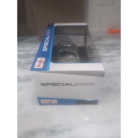 Maisto Porsche 550 A Spyder Diecast Car 1:18 Scale, Special Edition,‎ Box Damage - Picture 3 of 6